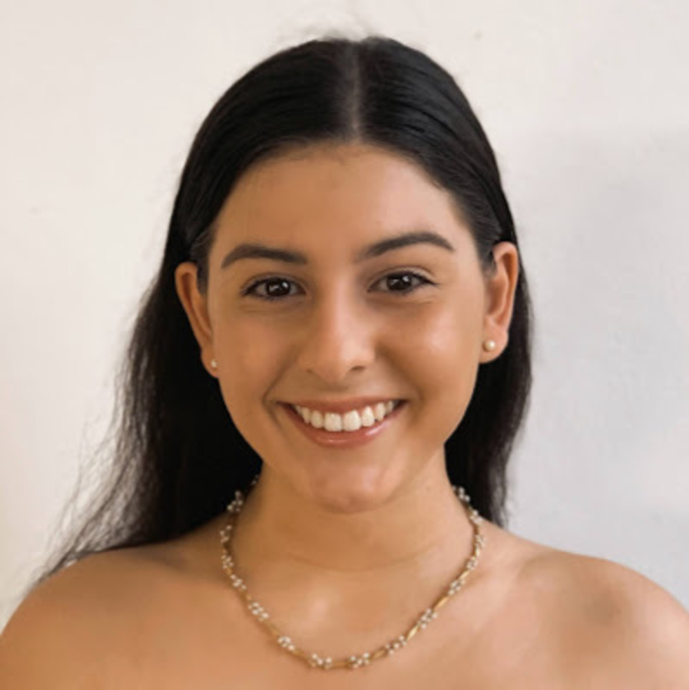 Meet your Posher, Camila
